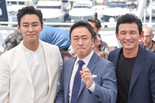 Jung-min Hwang, Sung-min Lee, Ji-Hoon Ju Jung-min Hwang, Sung-min Lee, Ji-Hoon Ju